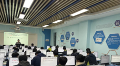 利用“名画二创”功能让学生体验分歧艺术门户